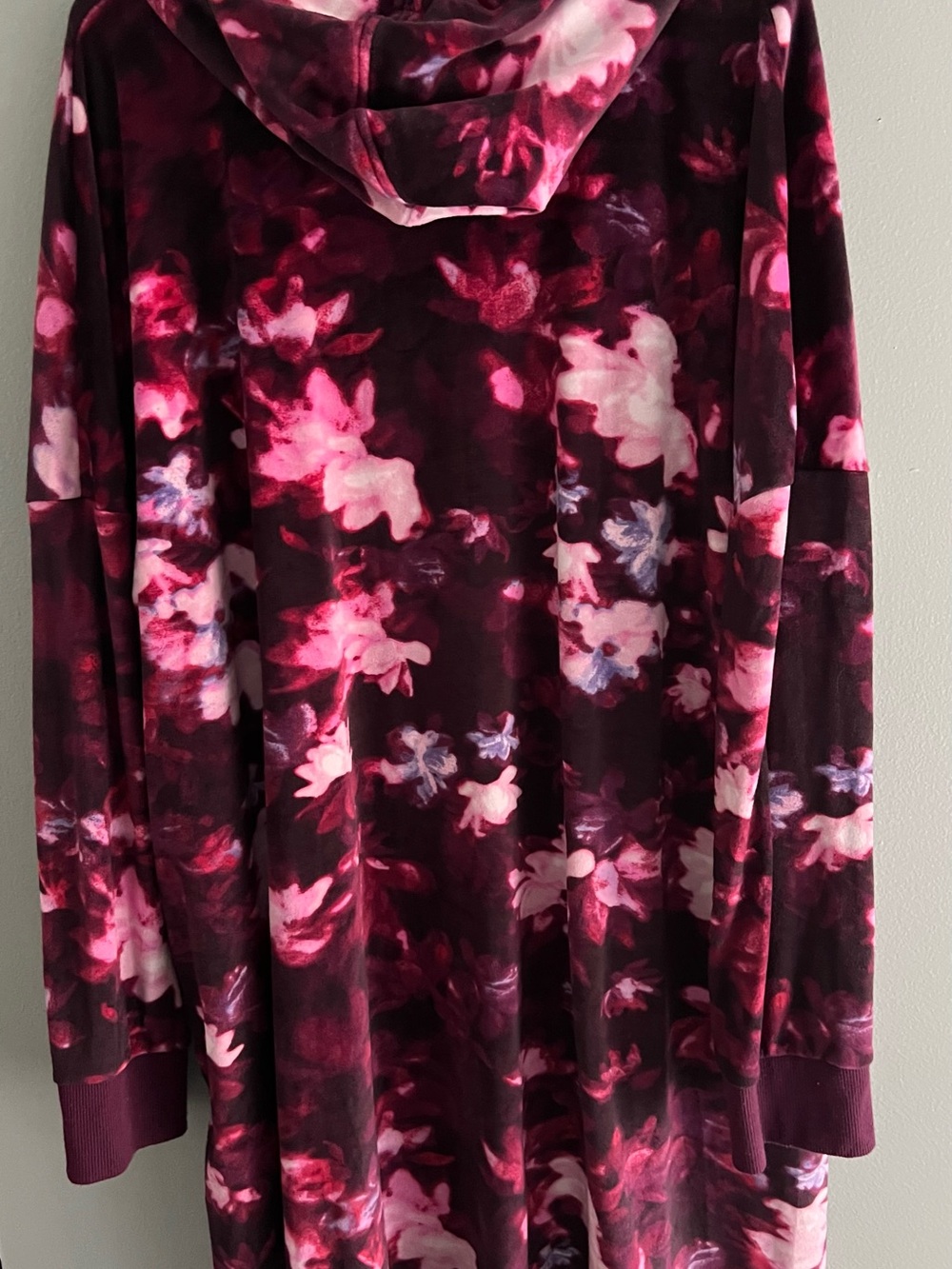 Simply Vera Vera Wang Maroon Floral Hoodie Dress with Pink Accents